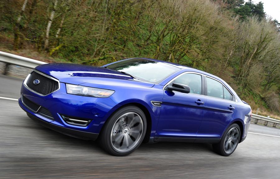  Ford Taurus SHO 2013 года  (фото 38 из 56)